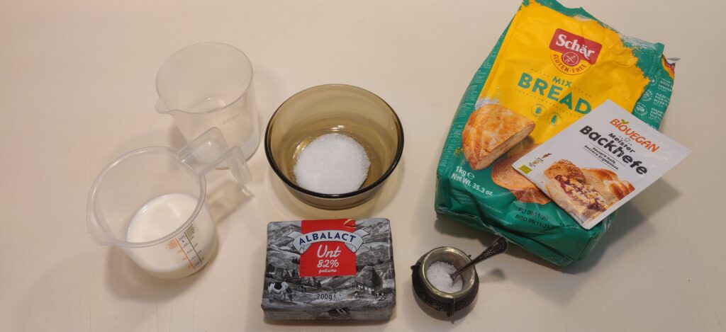 the ingredients for the gluten free garlic bread recipe